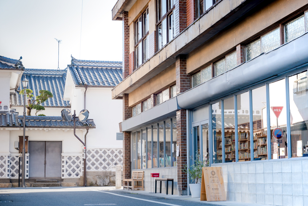 MINOU BOOKS & CAFE