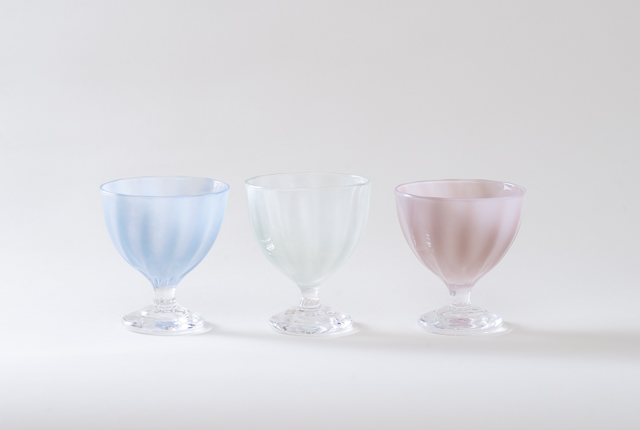 Dusty 脚付き酒杯